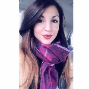 Meet your Posher, Leah